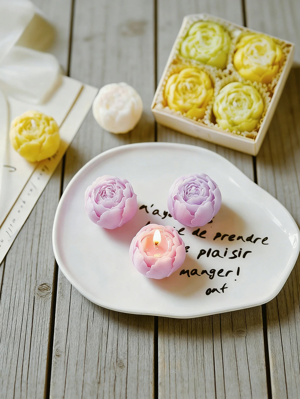 Bougie Marguerite Artisanale — Cire de Soja, 6 Couleurs & Déco Florale