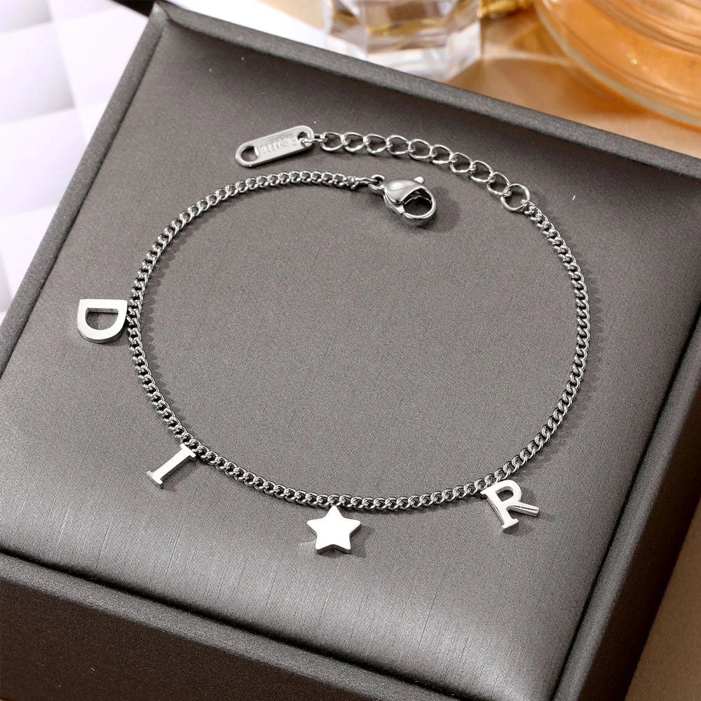Bracelet Pendentif Étoile & Lettre — Acier Inoxydable