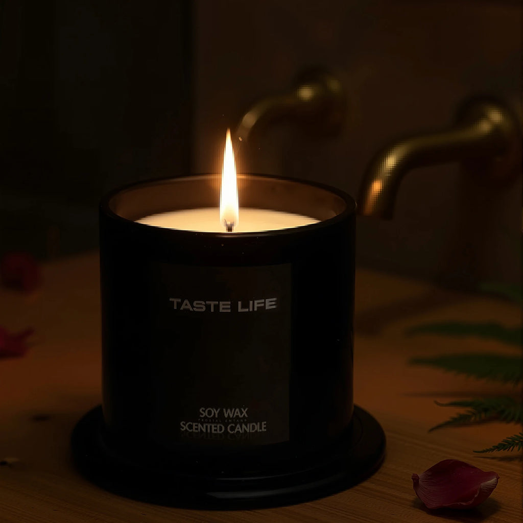 Bougie Parfumée Premium — Cloche en Verre & Huiles Essentielles, Sans Fumée
